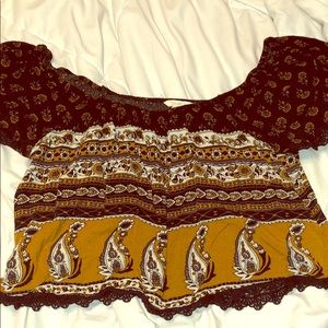 Beautiful Off the Shoulder Cropped Tee!